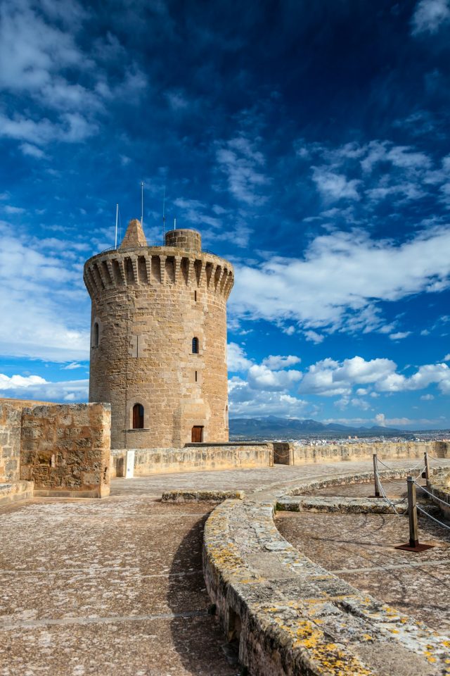 Blick auf das Schloss Bellver, Palma de Mallorca nahe El Terreno