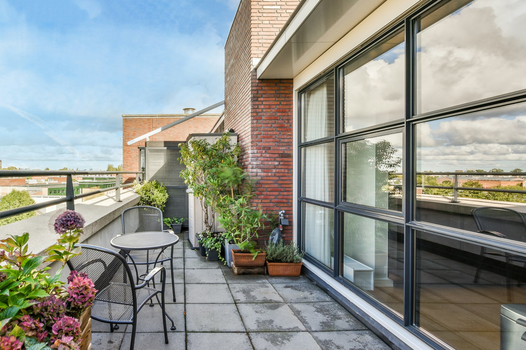 Immobilie mit Balkon und Blick in Innenhof in Son Ferriol Palma de Mallorca