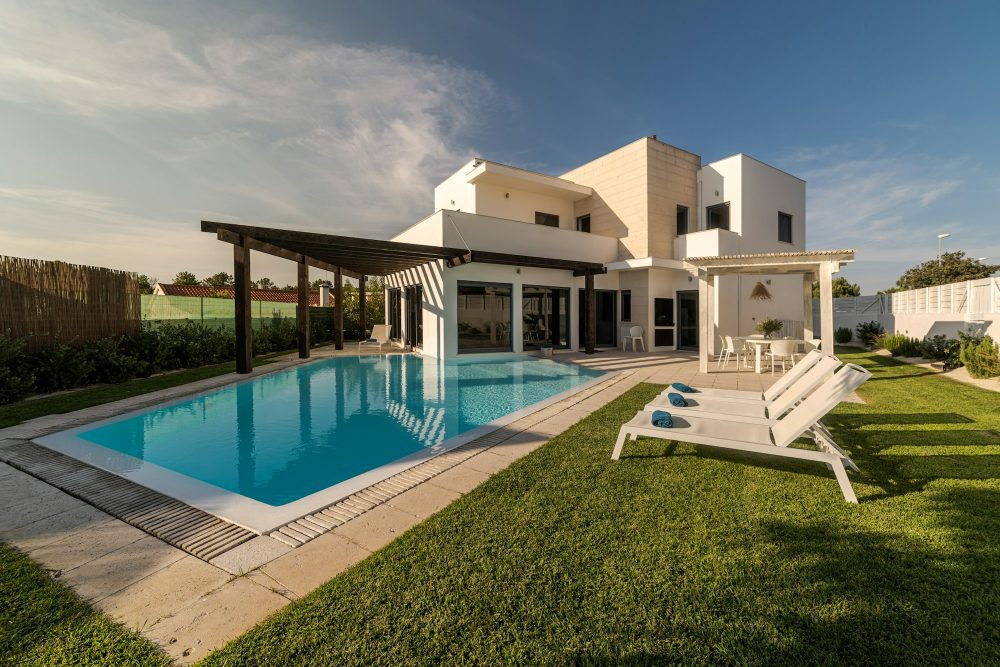 Property in S'Arenal Mallorca with pool and pergola in the garden